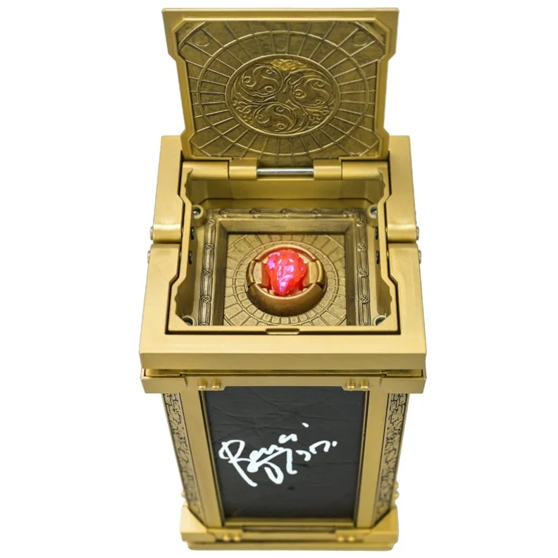 Bench Del Toro — Benicio Del Toro Autographed Disney Exclusive The Collector's Aether Container, image 4