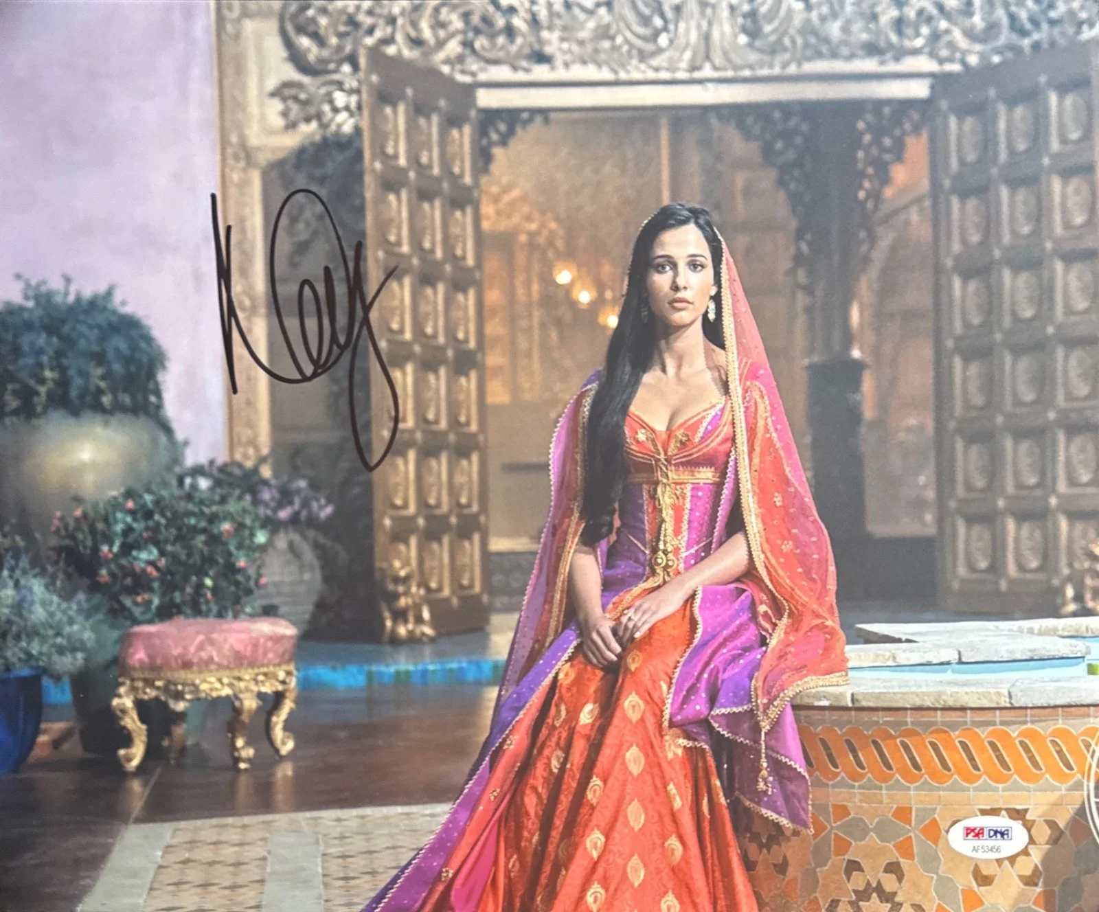 Naomi Scott — Naomi Scott Signed 11x14 Disney Aladdin Photo PSA AF53456