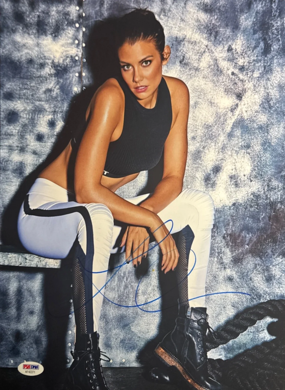 Lauren Cohan — Lauren Cohan Signed 11x14 The Walking Dead Sexy Photo PSA AF42271