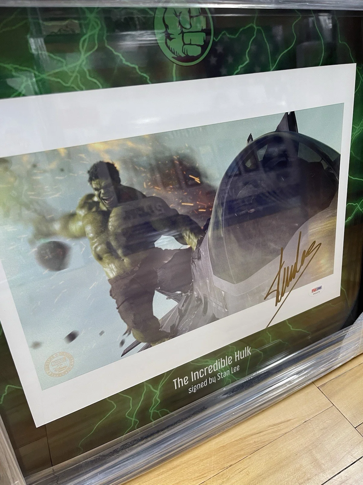 Stan Lee — Stan Lee Marvel Autographed 14x10 Incredible Hulk Photo w/ Themed Background, изображение 4