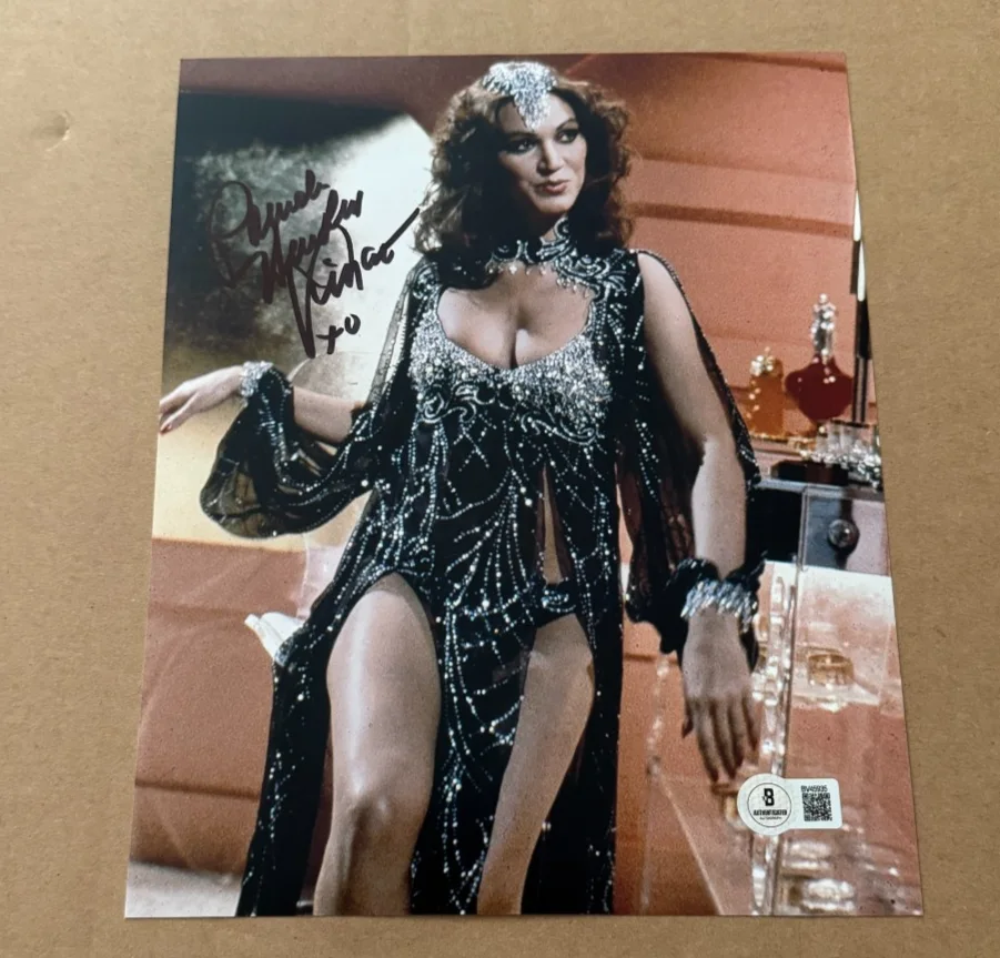 PAMELA HENSLEY — PAMELA HENSLEY SIGNED BUCK ROGERS 8X`10 PHOTO BECKETT COA AUTHENTIC #7