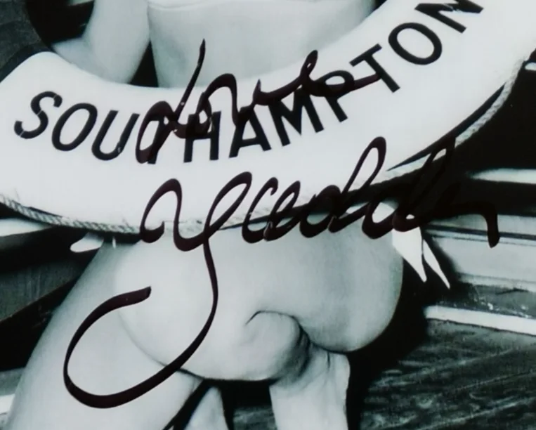 Yutte Stensgaard — Yutte Stensgaard, Lust For A Vampire, Signed Autographed 8x6 Photo, изображение 2