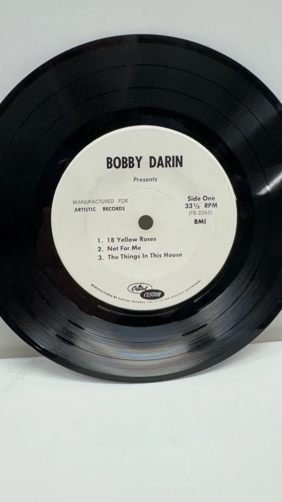Bobby Darin Presents, 33/1/3 RPM, 18 Yellow Roses, Original sleeve, Mint record, image 2