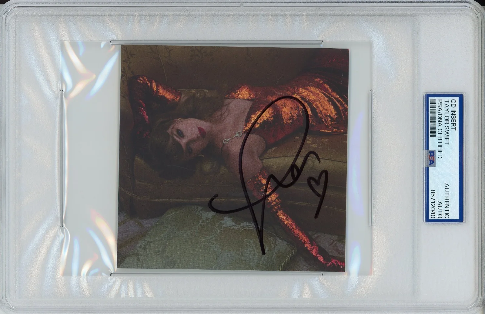 Taylor Swift — Taylor Swift Signed Life of a Showgirl SEXY Photo PSA DNA COA Autograph w/ HEART, изображение 2