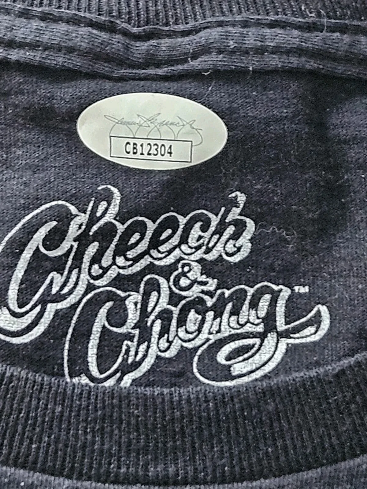 Cheech Marin — Tommy Chong Signed Personal Cheech & Chong T-Shirt Autographed JSA COA with Pics, изображение 3
