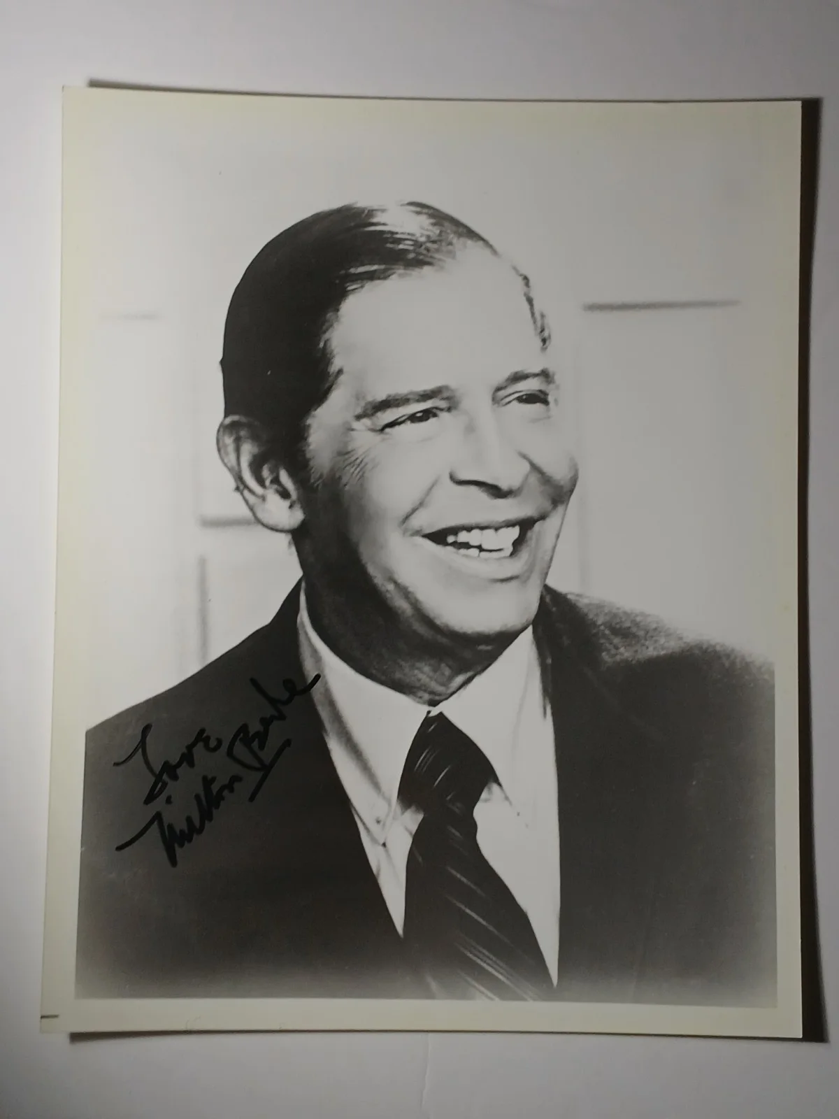 Milton Berle — Milton Berle Signed Photo - Vintage Autograph Photo - Authentic Hand Signed 8x10, изображение 3