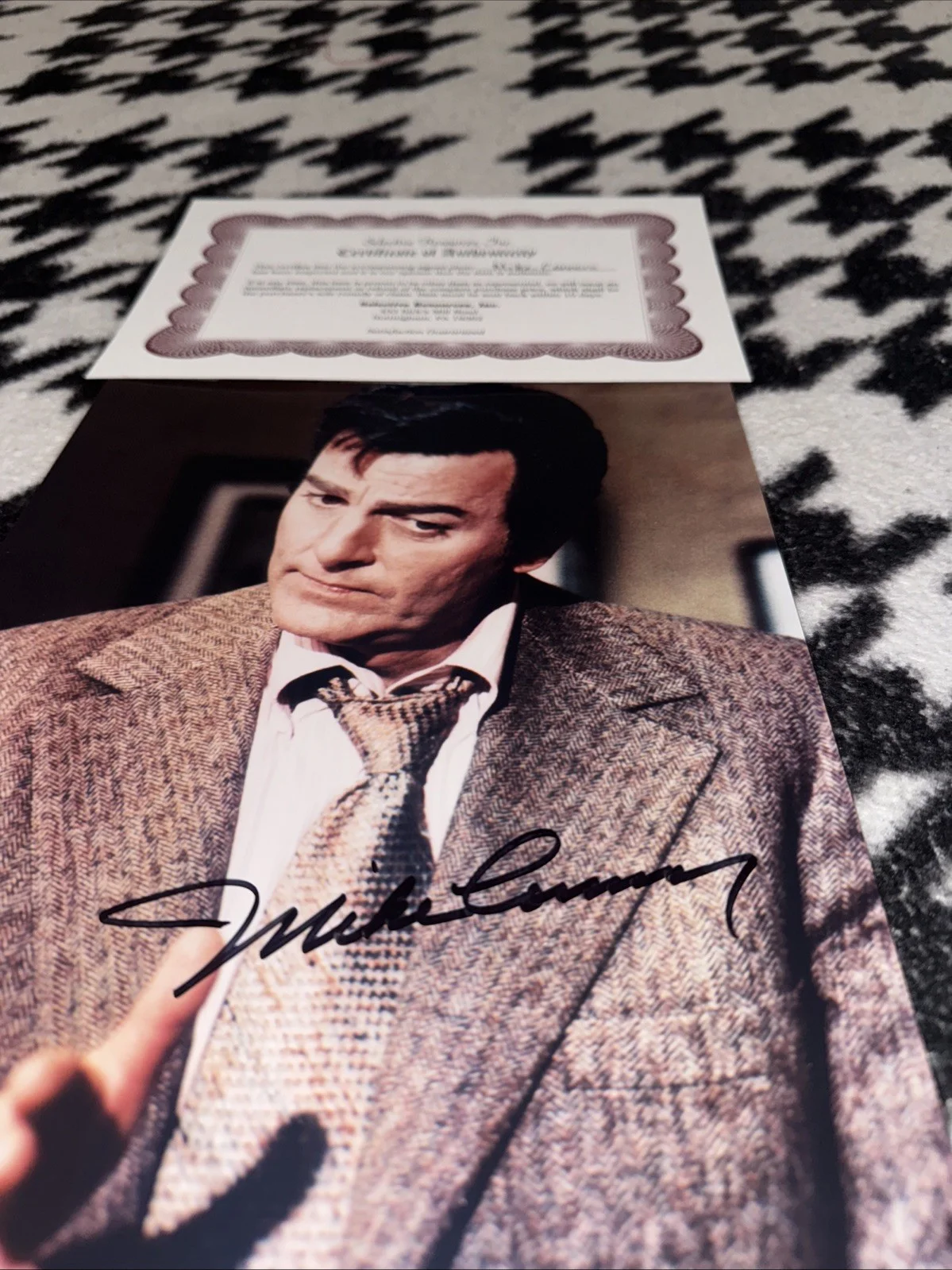Mike Connors — Authentic Signed Mike Connors 8x10 Photo, image 3