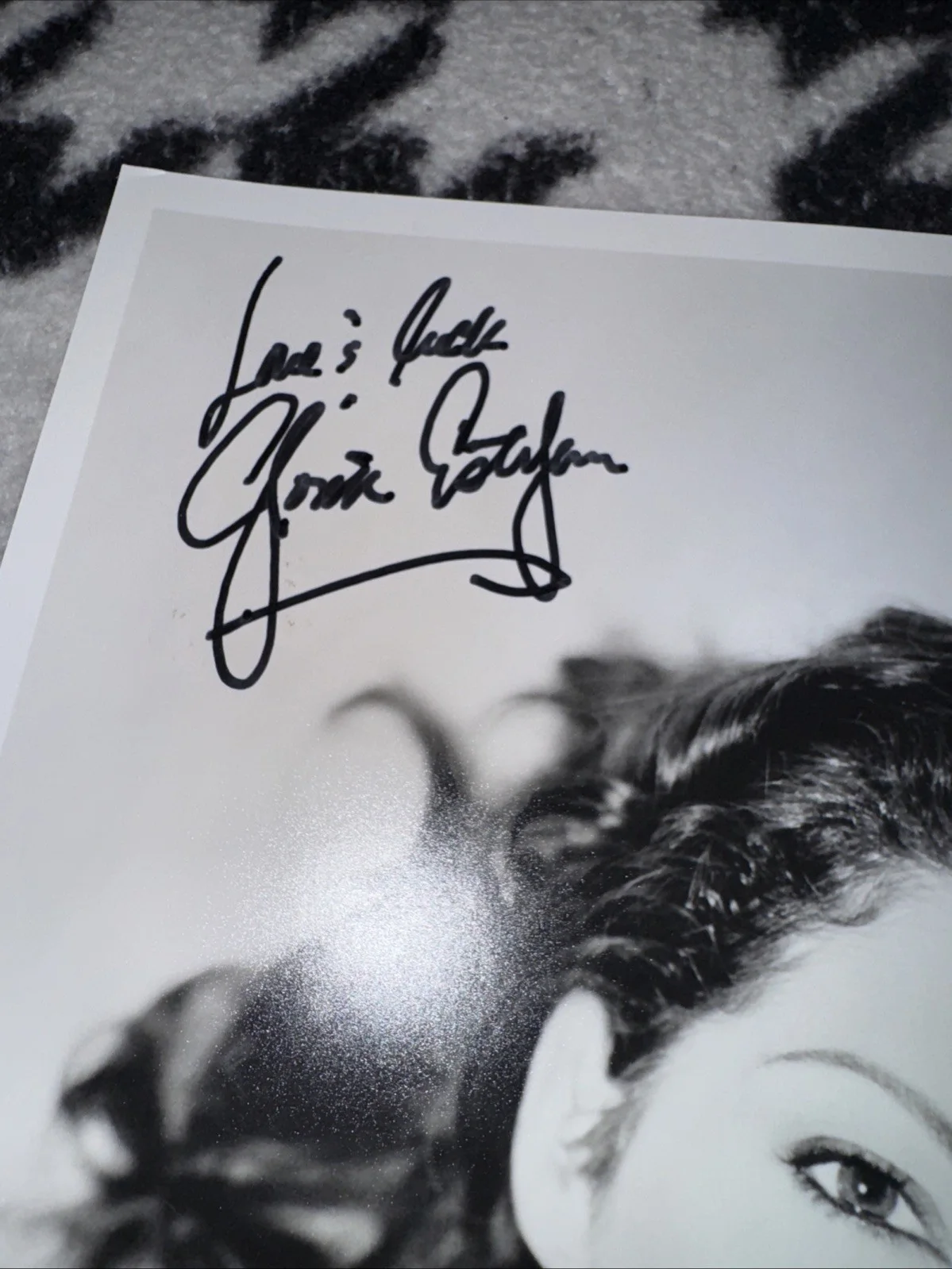 Signed Gloria Estefan 8x10 BW Photo, image 2