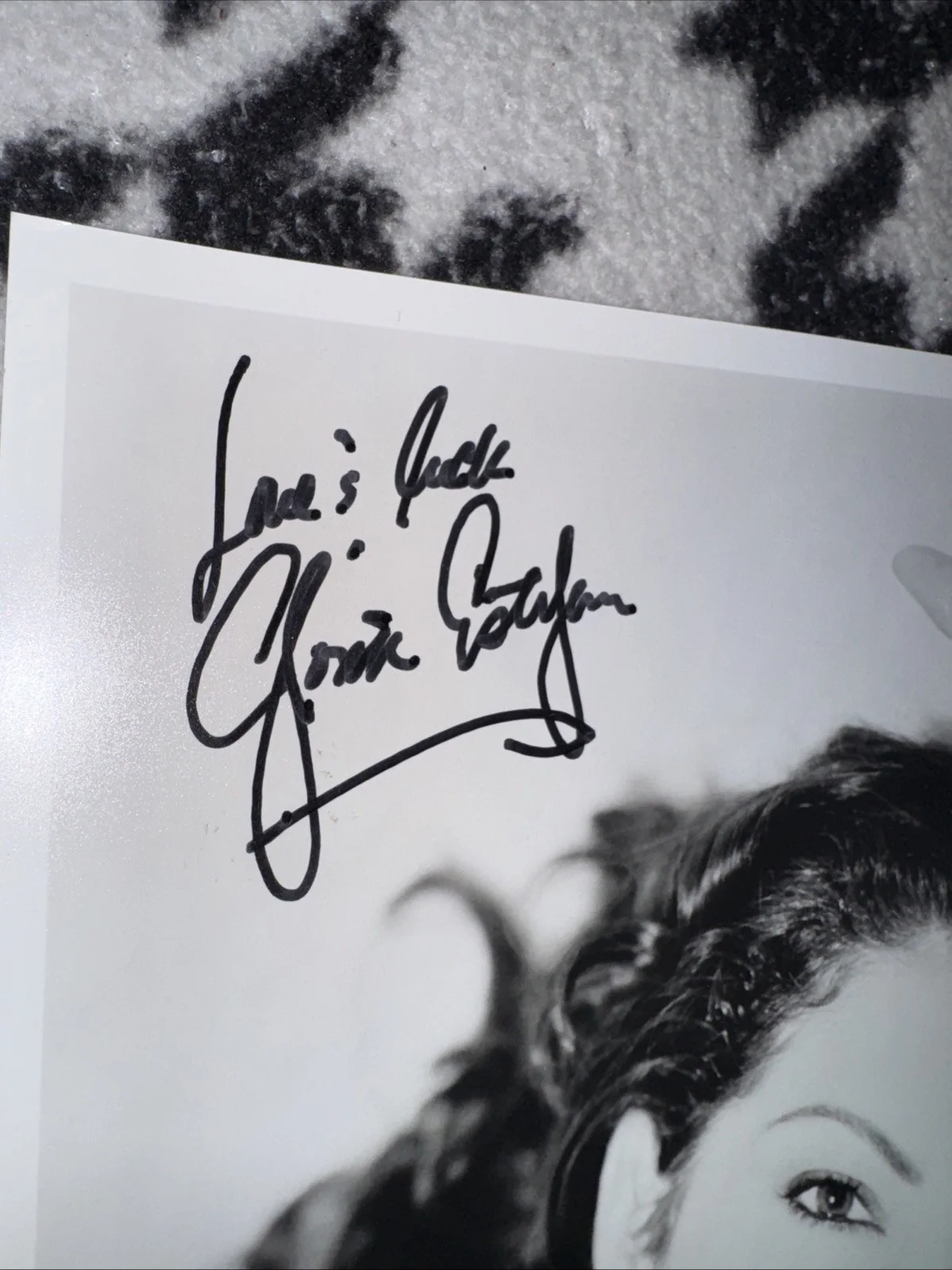 Signed Gloria Estefan 8x10 BW Photo, image 3