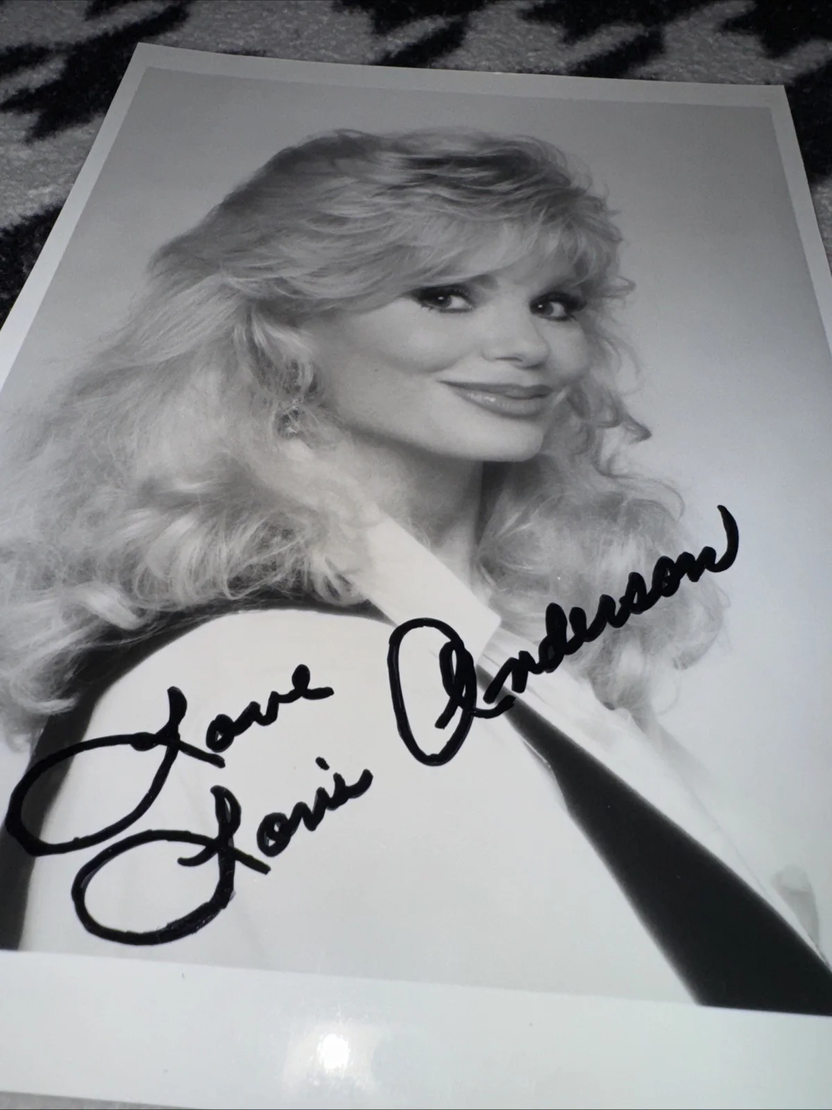 Loni Anderson — Signed Loni Anderson 8x10 Photo, image 2