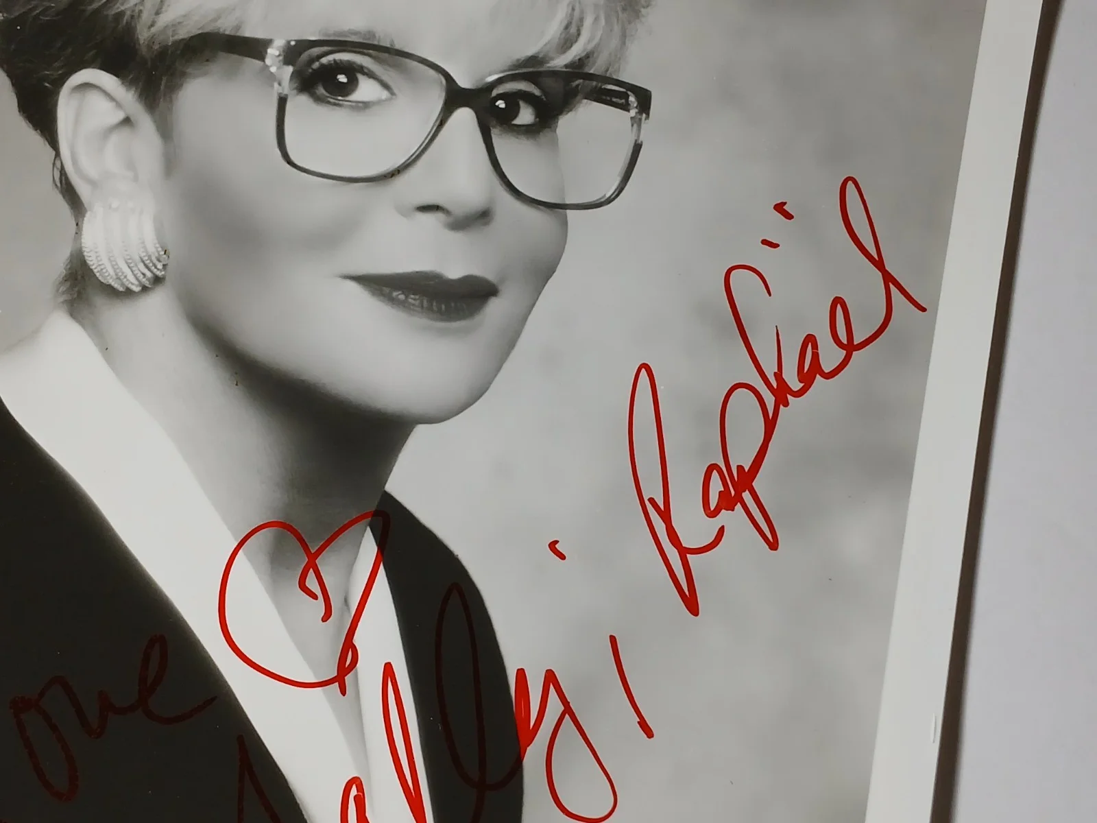 Sally Jessy Raphael — 1990s Sally Jessy Raphael Signed Autographed 8x10 Photo Authentic Talk Show Host, image 3