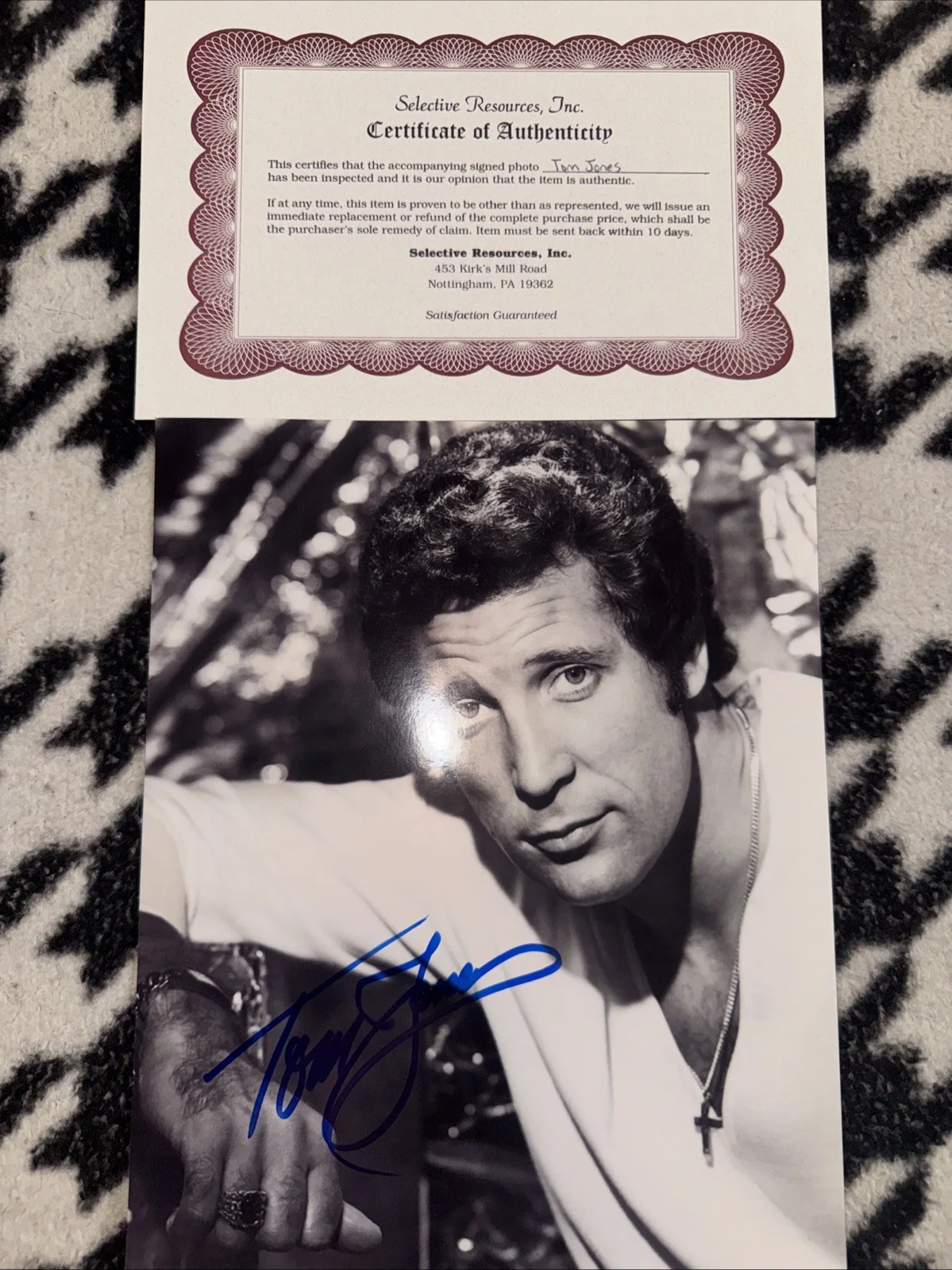 Authentic Signed Tom Jones 8x10 Photo, image 5