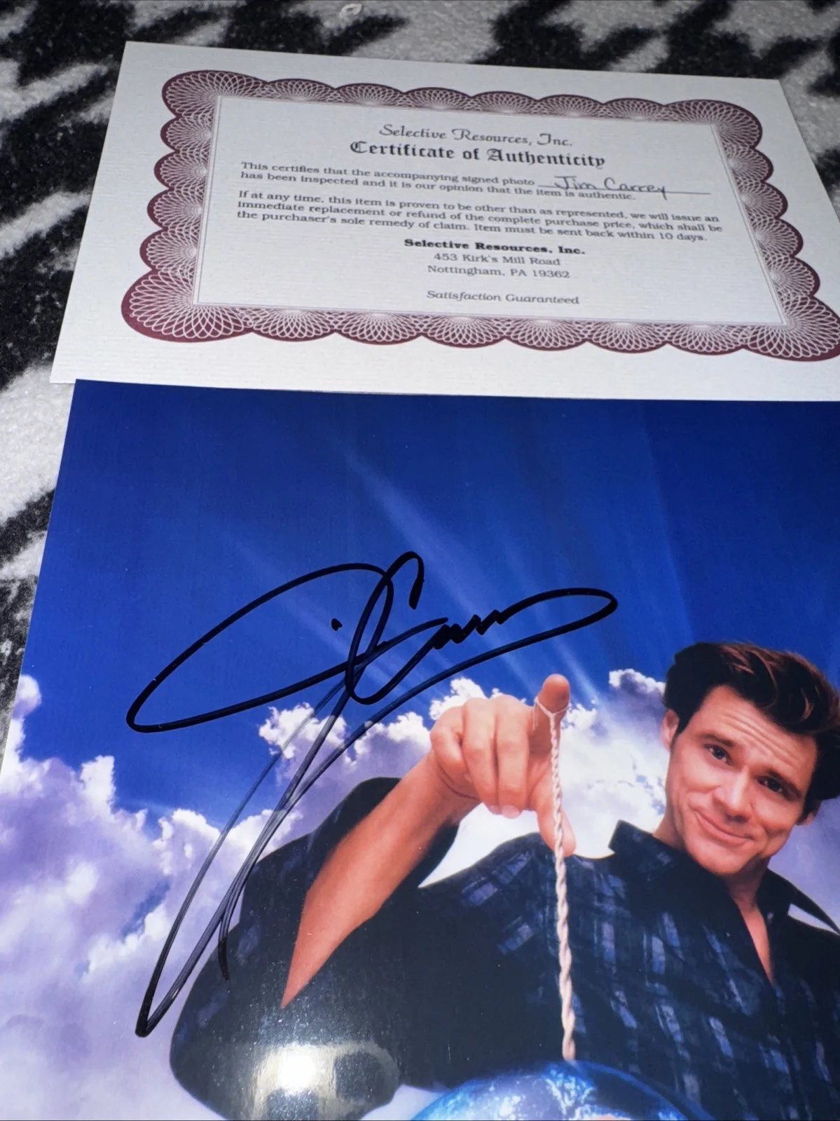 Jim Carrey — Authentic Signed Jim Carrey 8x10 Photo, image 3