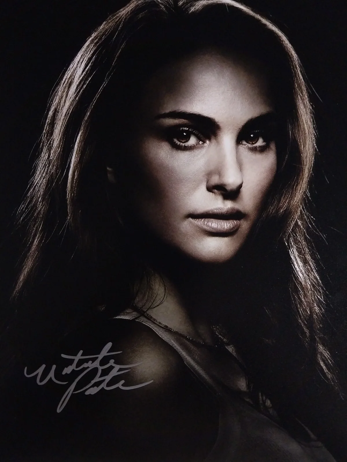 Natalie Portman — Natalie Portman Signed 8x10 Photo Original Matte Finish LOA Guaranteed For Life