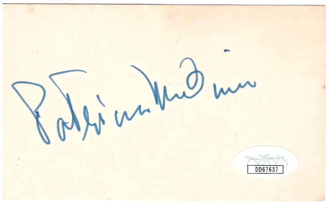 PATRICIA MEDINA — PATRICIA MEDINA (d. 2012) Signed 3x5 Index Card Actress Mr. Arkadin JSA DD67637