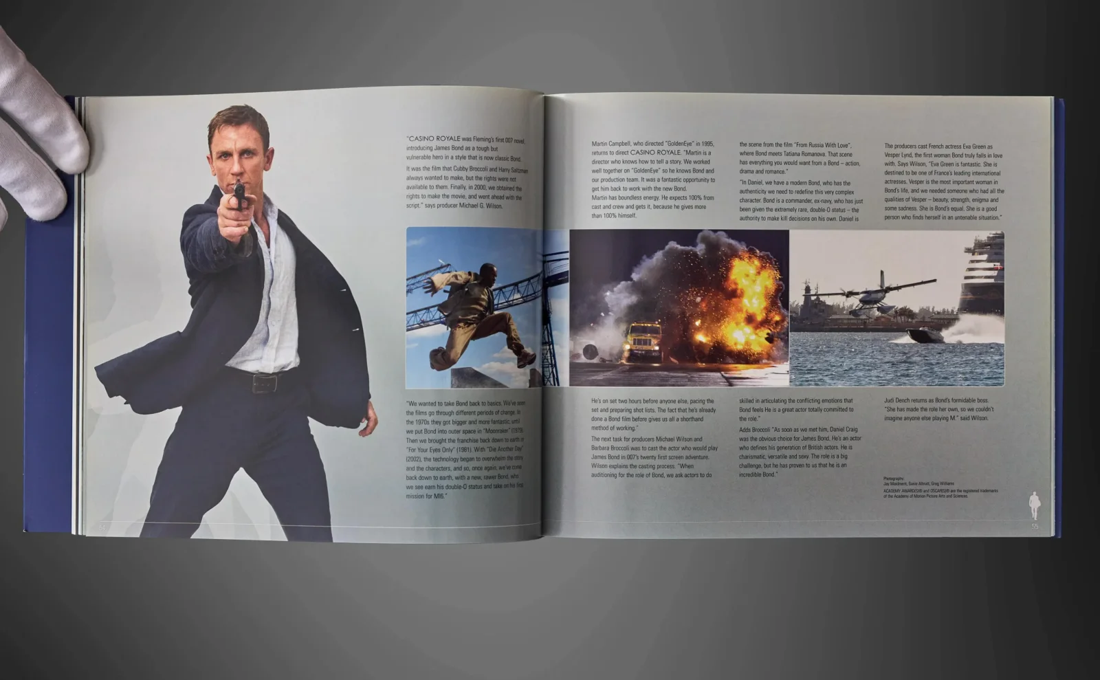 James Bond Casino Royale UK world premiere brochure 2006 Mint condition, image 5