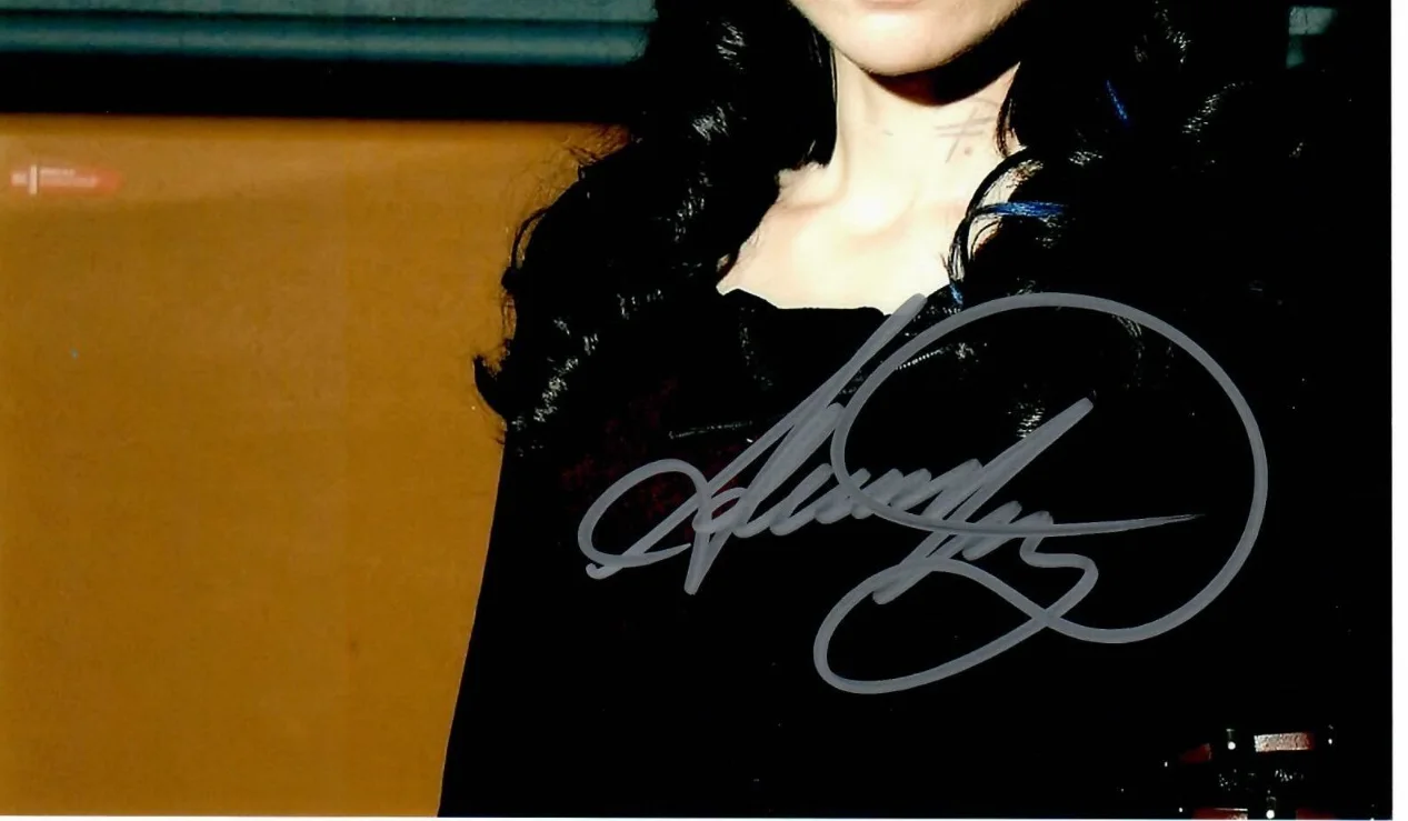 Adrienne Wilkinson — Adrienne Wilkinson Star Trek As Lexa Singh Actress Signed 8 x 10 Photo TTM COA, изображение 2