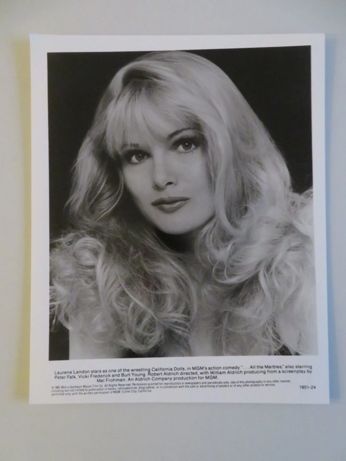 ...ALL THE MARBLES MOVIE STILL PHOTO LOT OF 2 LAURENE LANDON TRACY REED 1981, изображение 3