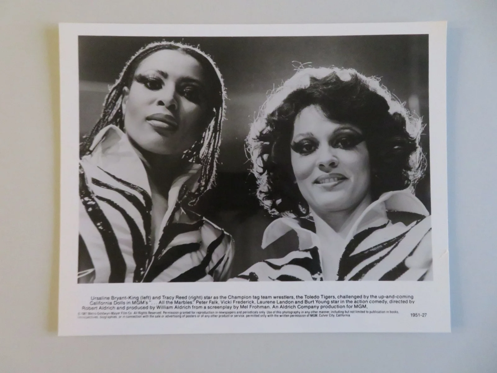 ...ALL THE MARBLES MOVIE STILL PHOTO LOT OF 2 LAURENE LANDON TRACY REED 1981, изображение 4