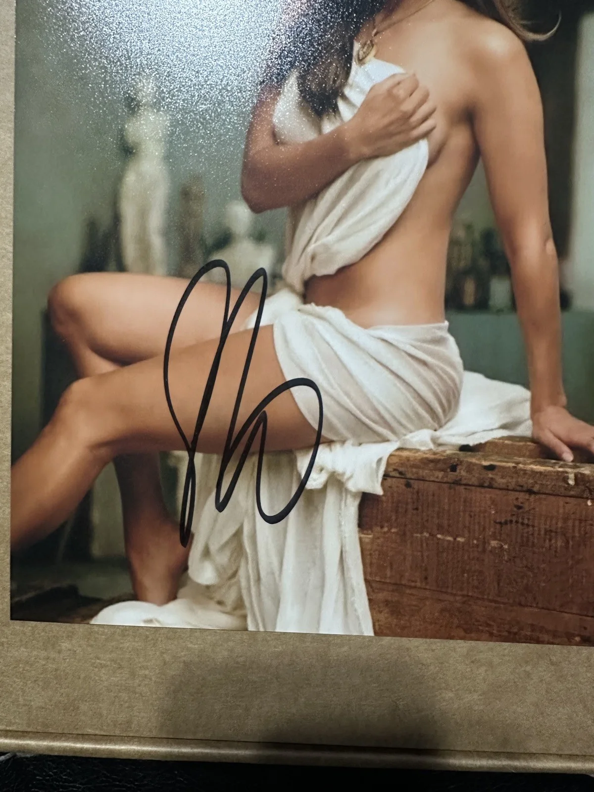Jennifer Lopez autographed 8x10 photo with COA, image 2
