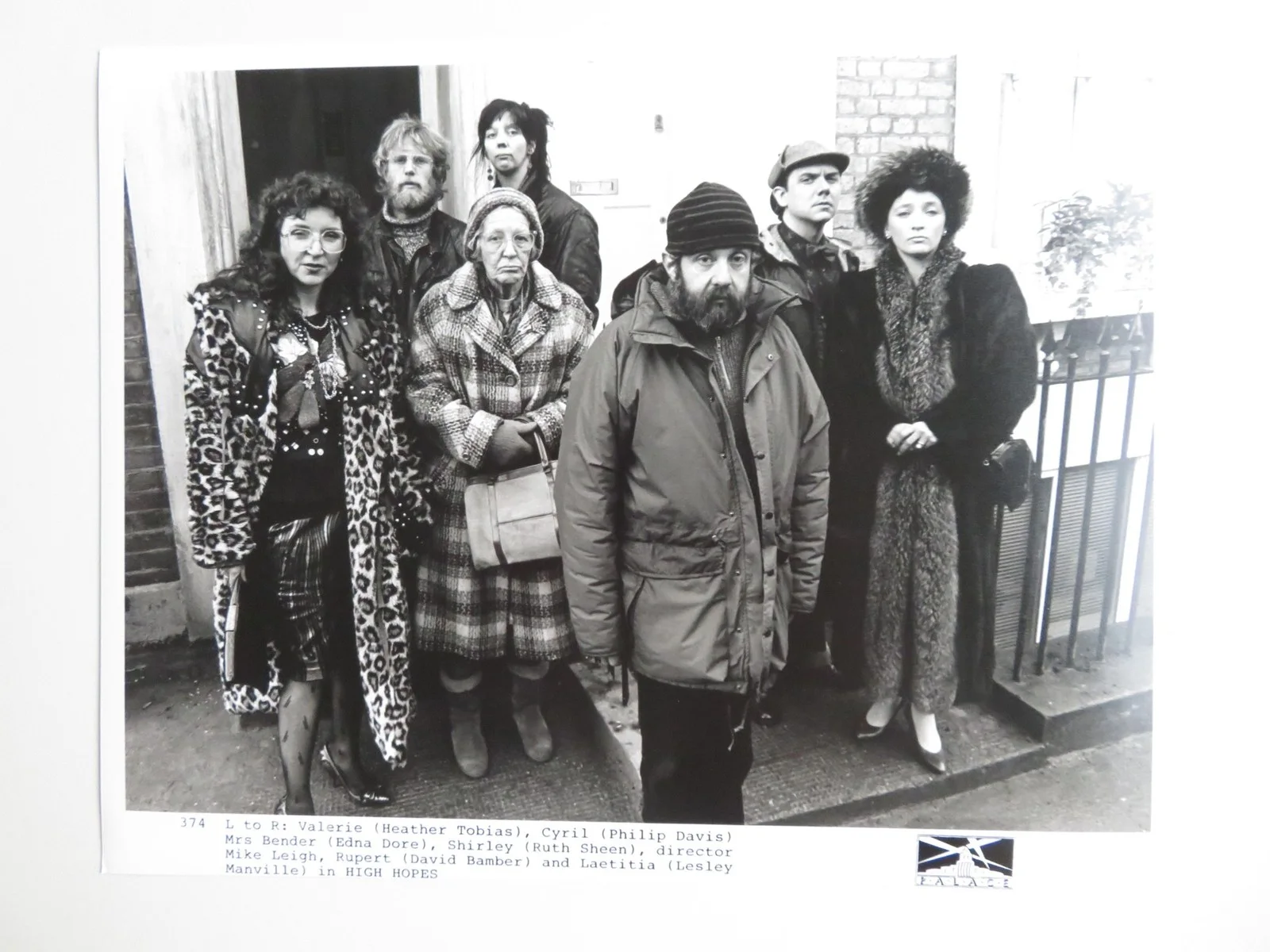 HIGH HOPES MOVIE STILL PHOTO LOT OF 8 PHIL DAVIS LESLEY MANVILLE RUTH SHEEN 1988, изображение 5