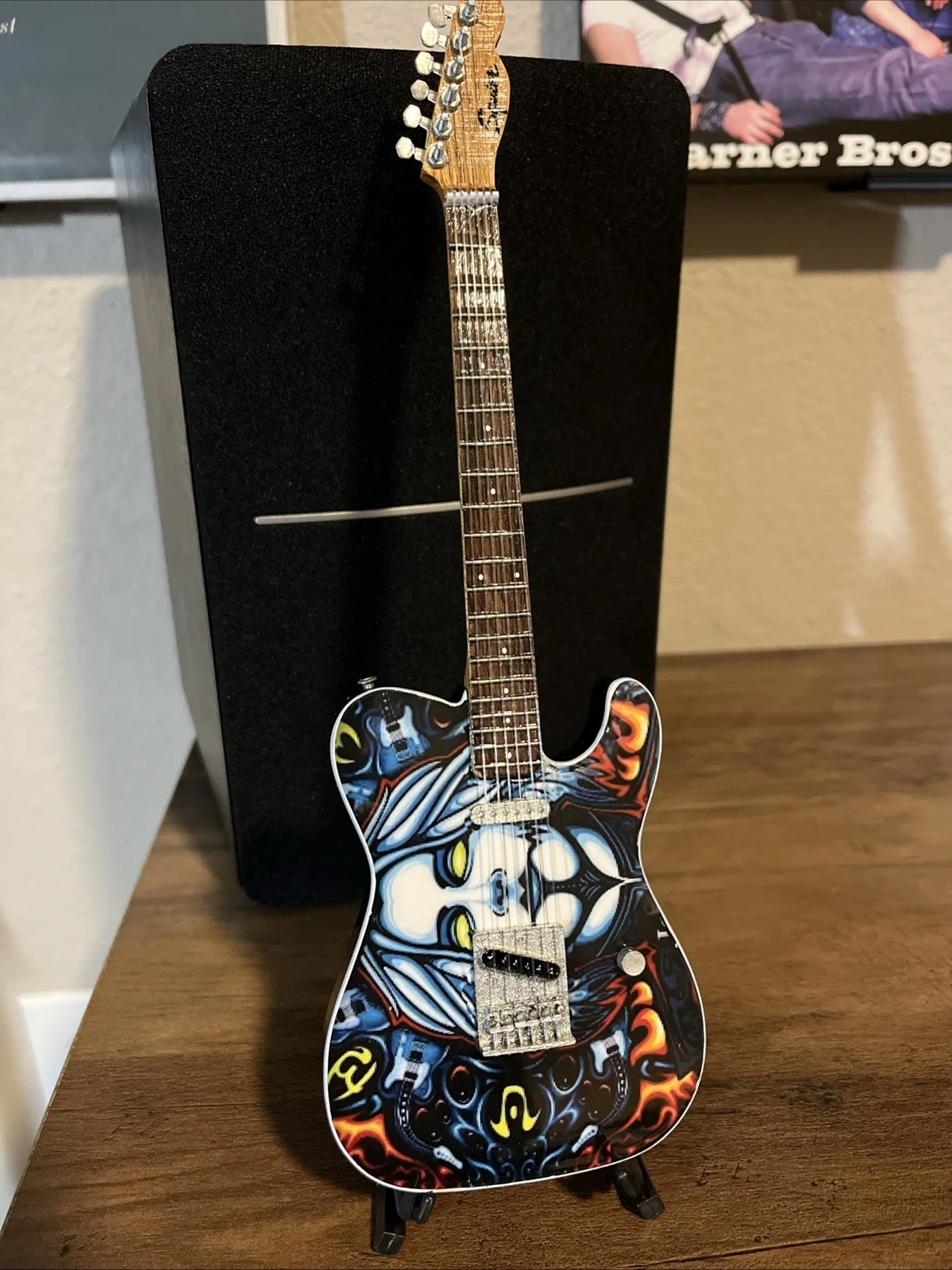 John 5 Of Motley Crue Autographed “The Sinner” Mini Axe 10” MINI Display Guitar, изображение 2