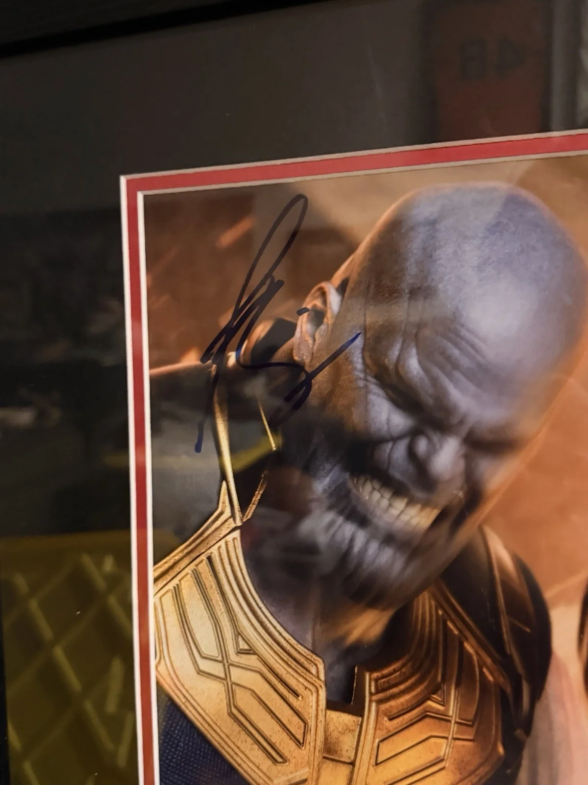 TOM HOLLAND — TOM HOLLAND JOSH BROLIN SIGNED 11X14 CUSTOM FRAMED AVENGERS PHOTO SPIDER-MAN PSA, изображение 3