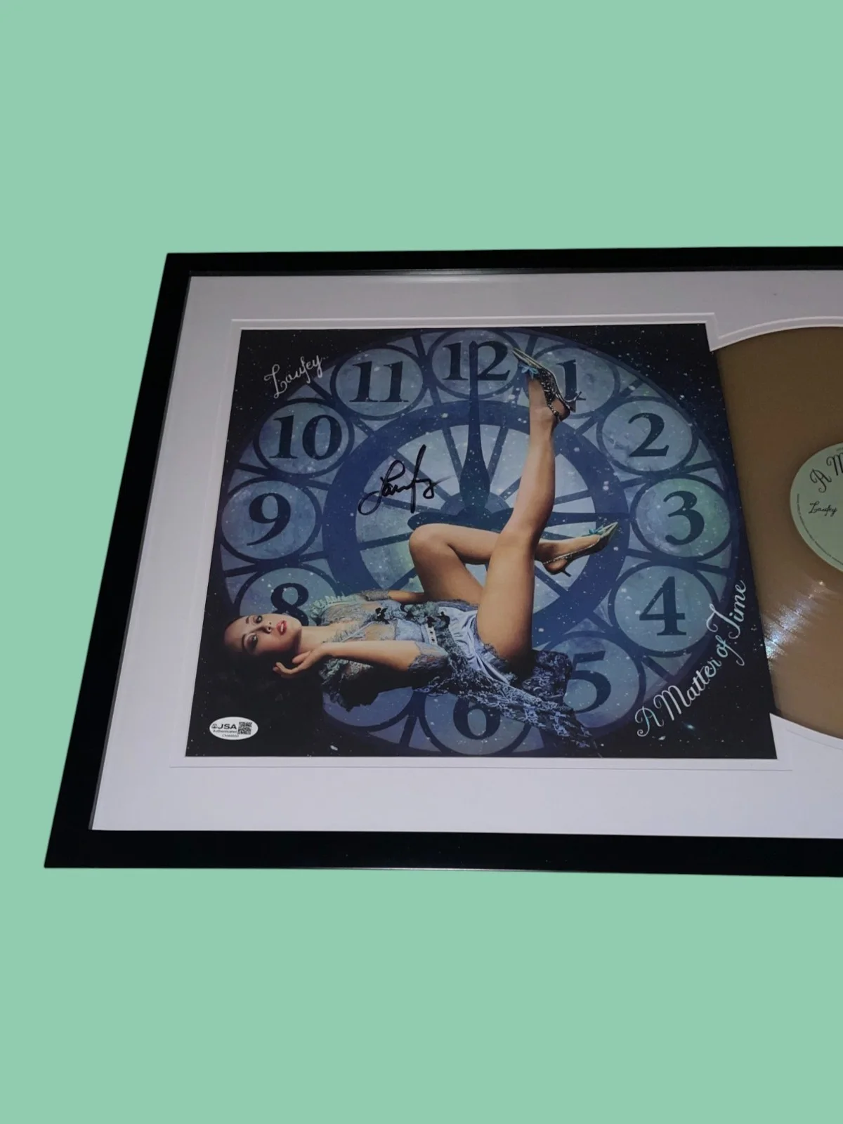 Laufey Signed A Matter of Time Framed Vinyl Lover Girl Autograph JSA COA, изображение 4