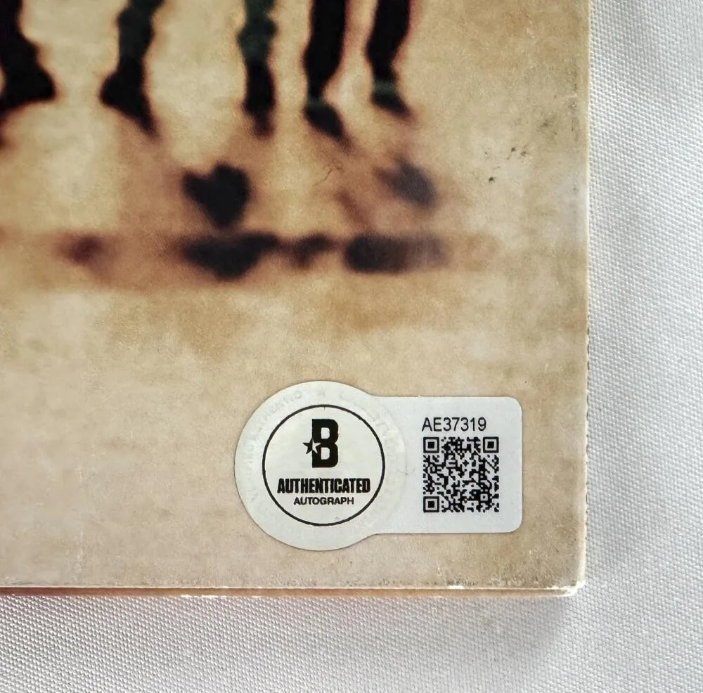 Carter Beauford, Stefan Lessard, Dave Matthews — Dave Matthews Carter & Stefan Signed Autograph DMB Band Album Record Beckett COA, image 3
