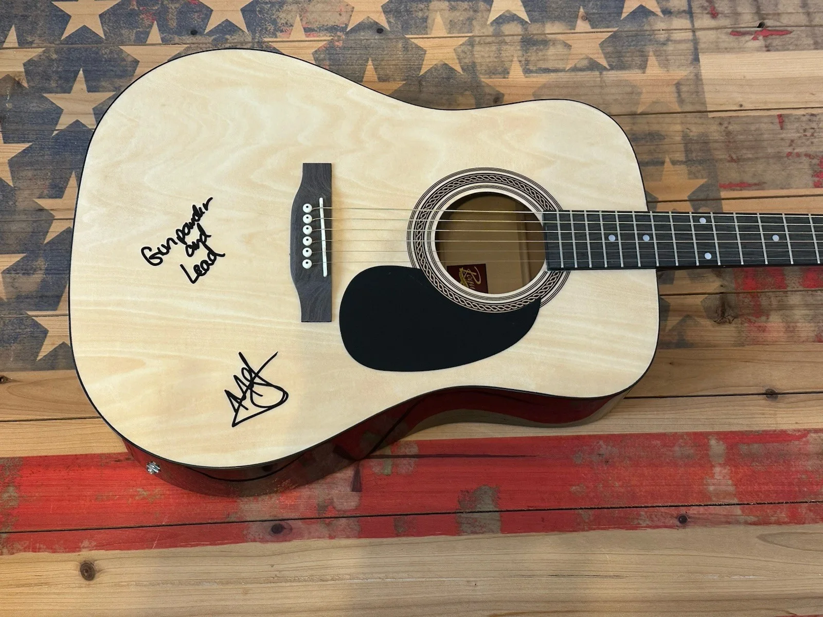 RARE MIRANDA LAMBERT SIGNED FULL SIZE GUITAR W/ INSCRIPTION “GUNPOWDER & LEAD”, image 4
