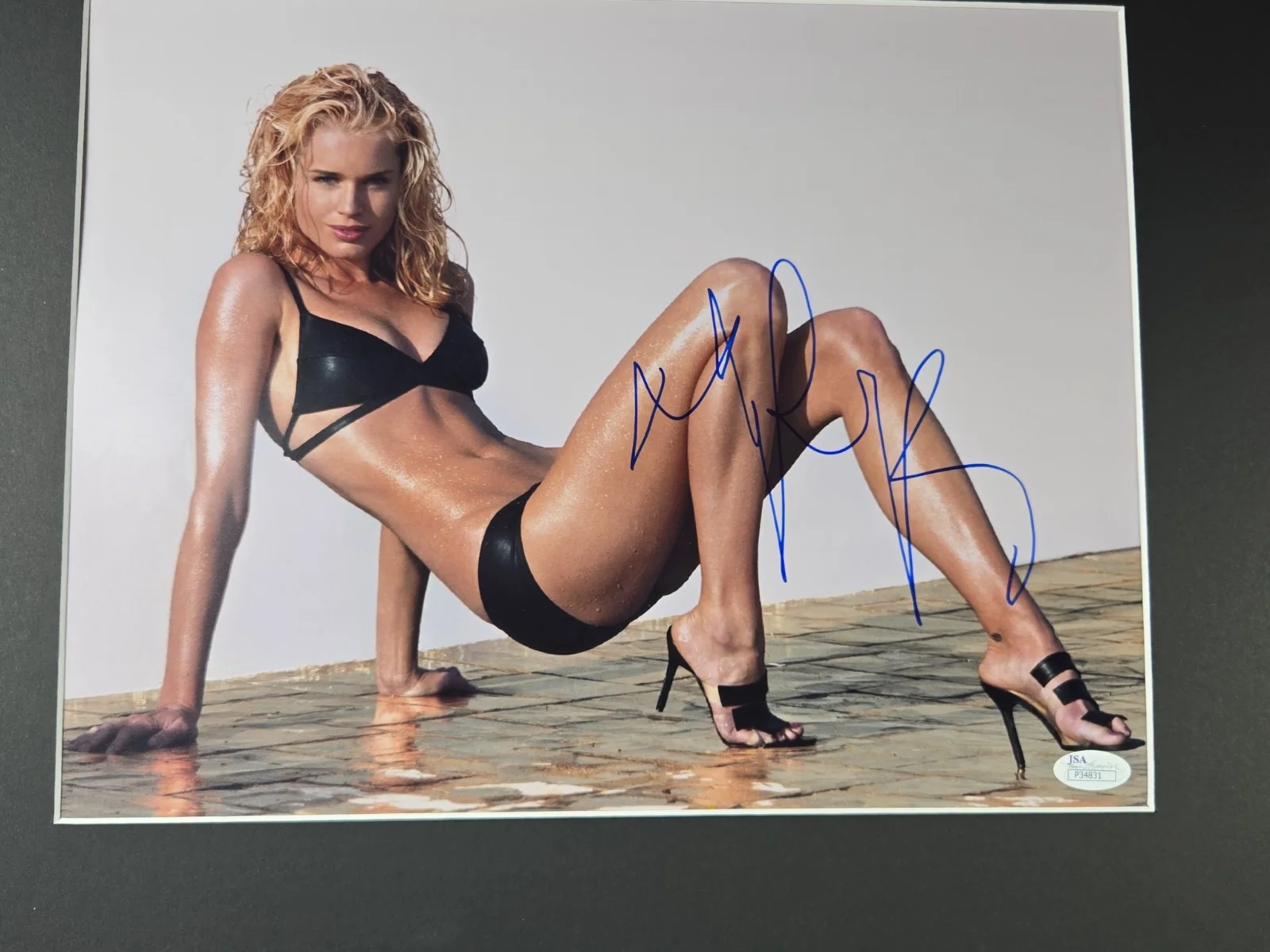 Rebecca Romijn Signed Photo Framed 16x20 JSA X-Men Star Trek The Librarian, изображение 2