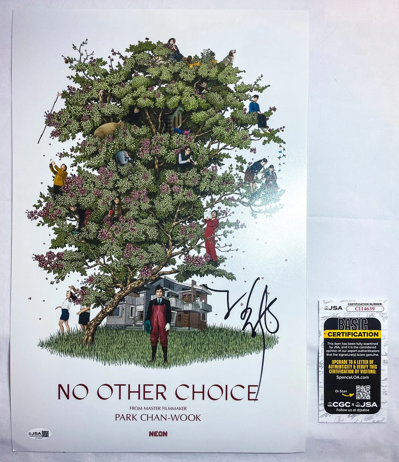 Park Chan-wook — Park Chan-wook director Signed NO OTHER CHOICE 12x18 Photo EXACT Proof JSA, image 4