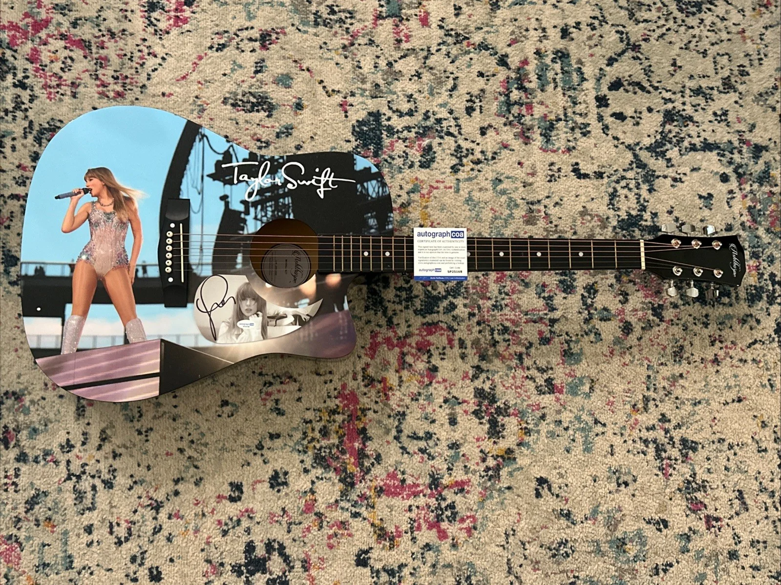 🚨Rare TAYLOR SWIFT Signed CUSTOM FULL SIZE Acoustic Guitar Country ACOA 🚨🎸, изображение 3