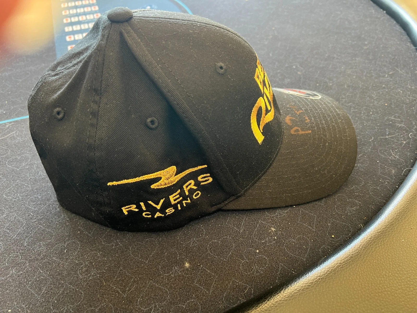 Phil Hellmuth — PHIL HELLMUTH POKER LEGEND SIGNED AUTOGRAPHED BET RIVERS CASINO HAT BAS COA RARE, изображение 2