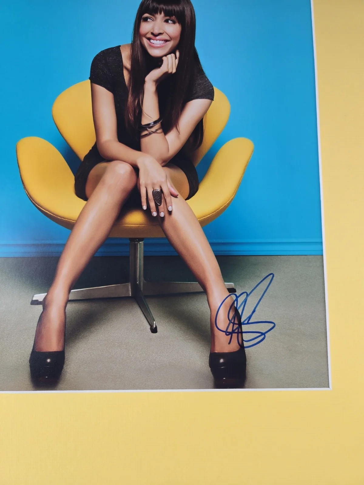 Hannah Simone Signed Photo Framed 16x20 New Girl, image 2