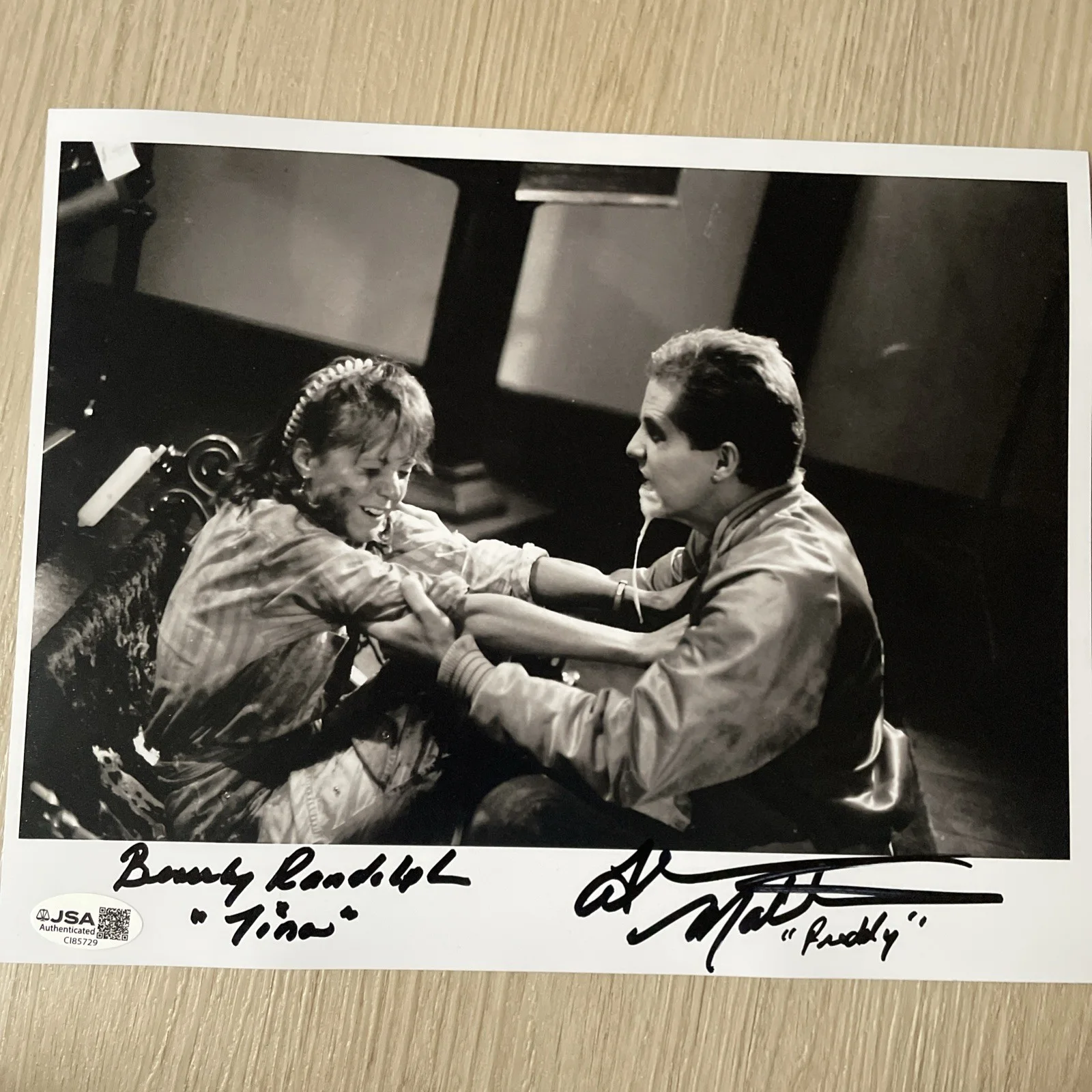 Beverly Randolph and Thom Matthews signed Return Of The Living Dead 8x10 JSA, изображение 2