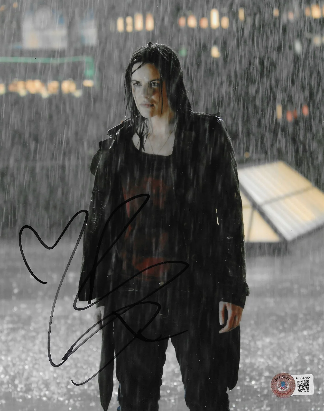 Michelle Ryan — Michelle Ryan Signed 8x10 Photo Autographed BAS Bionic Woman East Enders 82