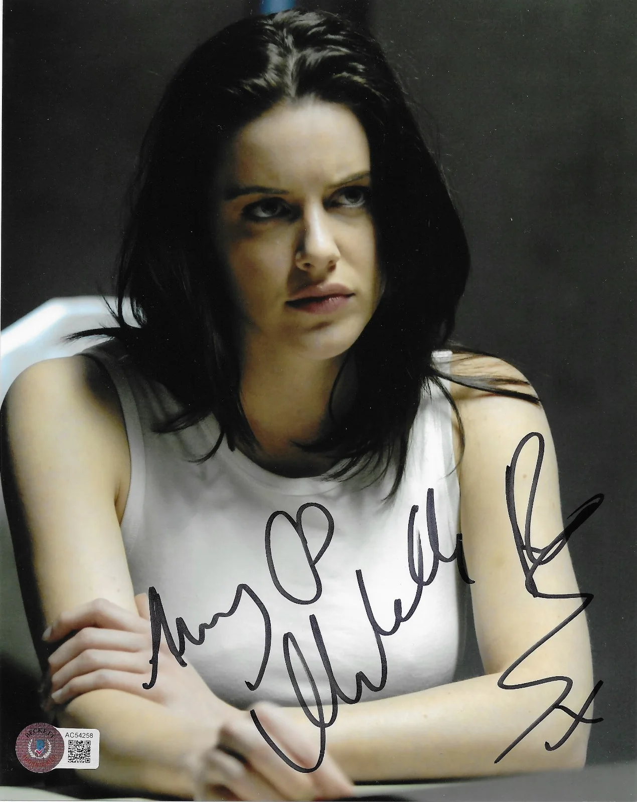 Michelle Ryan — Michelle Ryan Signed 8x10 Photo Autographed BAS Bionic Woman East Enders 58