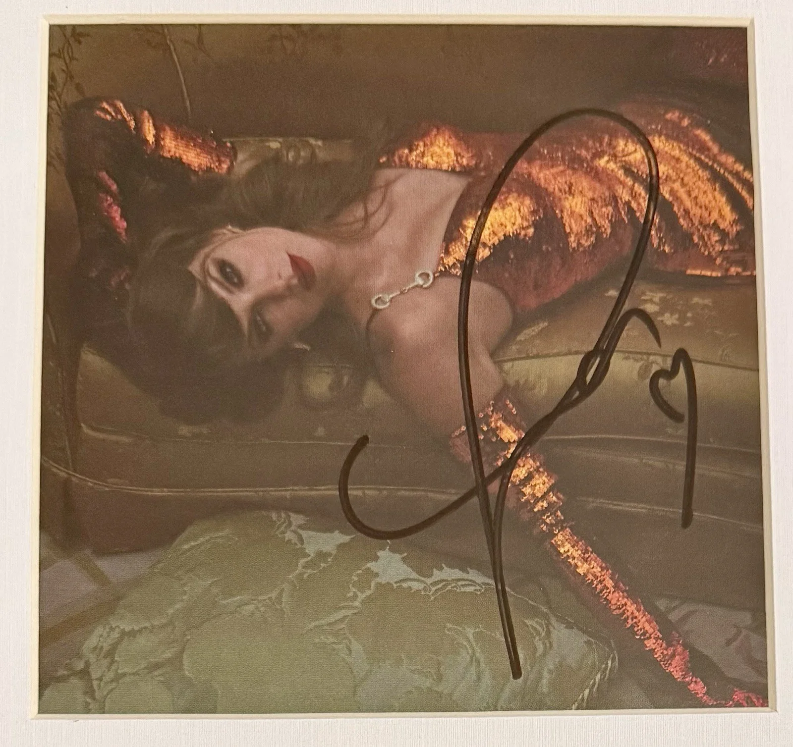 Taylor Swift Life Of A Showgirl Framed Signed Autographed CD Photo 2 (E), изображение 2