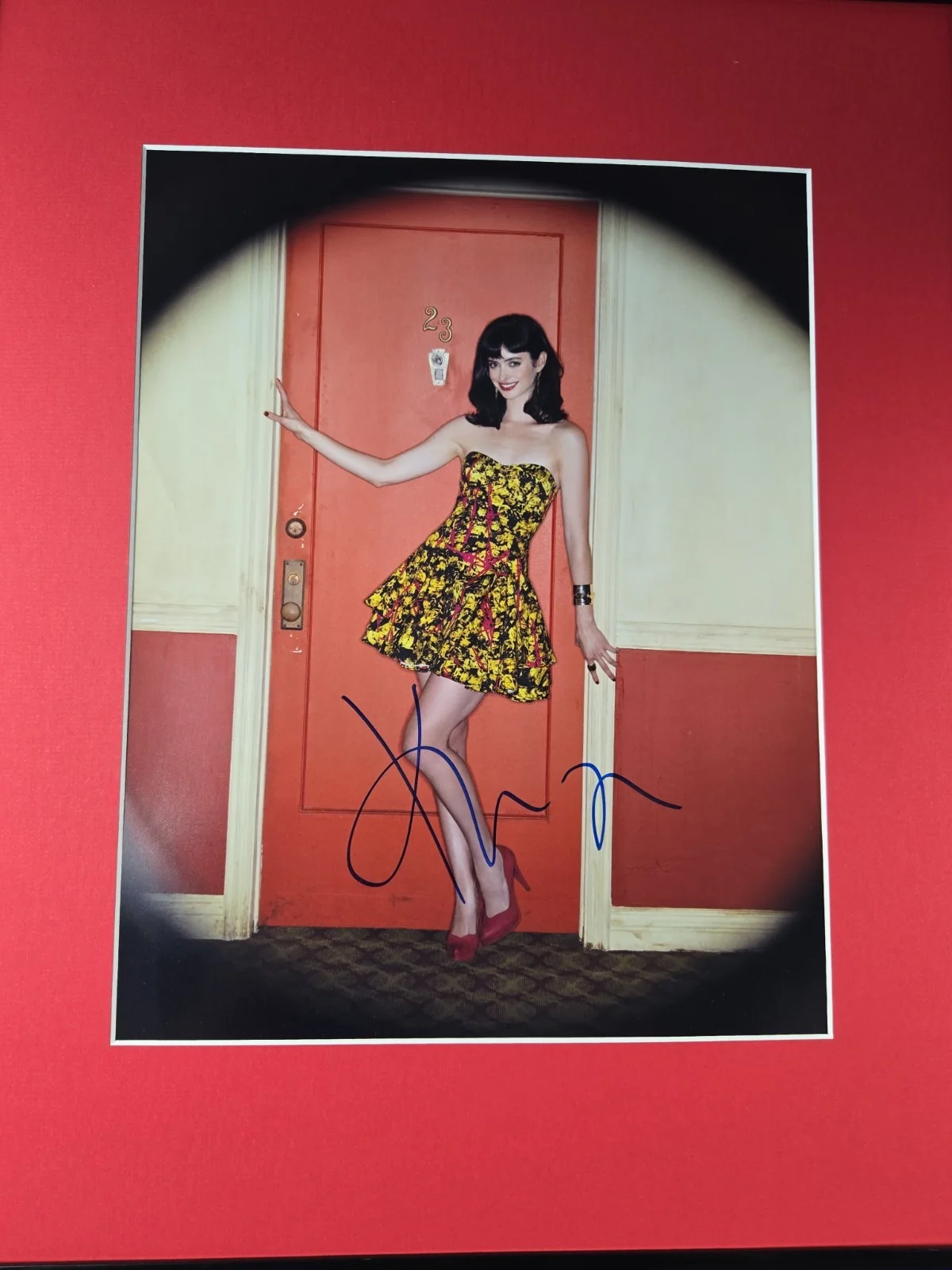 Krysten Ritter Signed Photo Framed 16x20 Jessica Jones Don't Trust the B, изображение 2