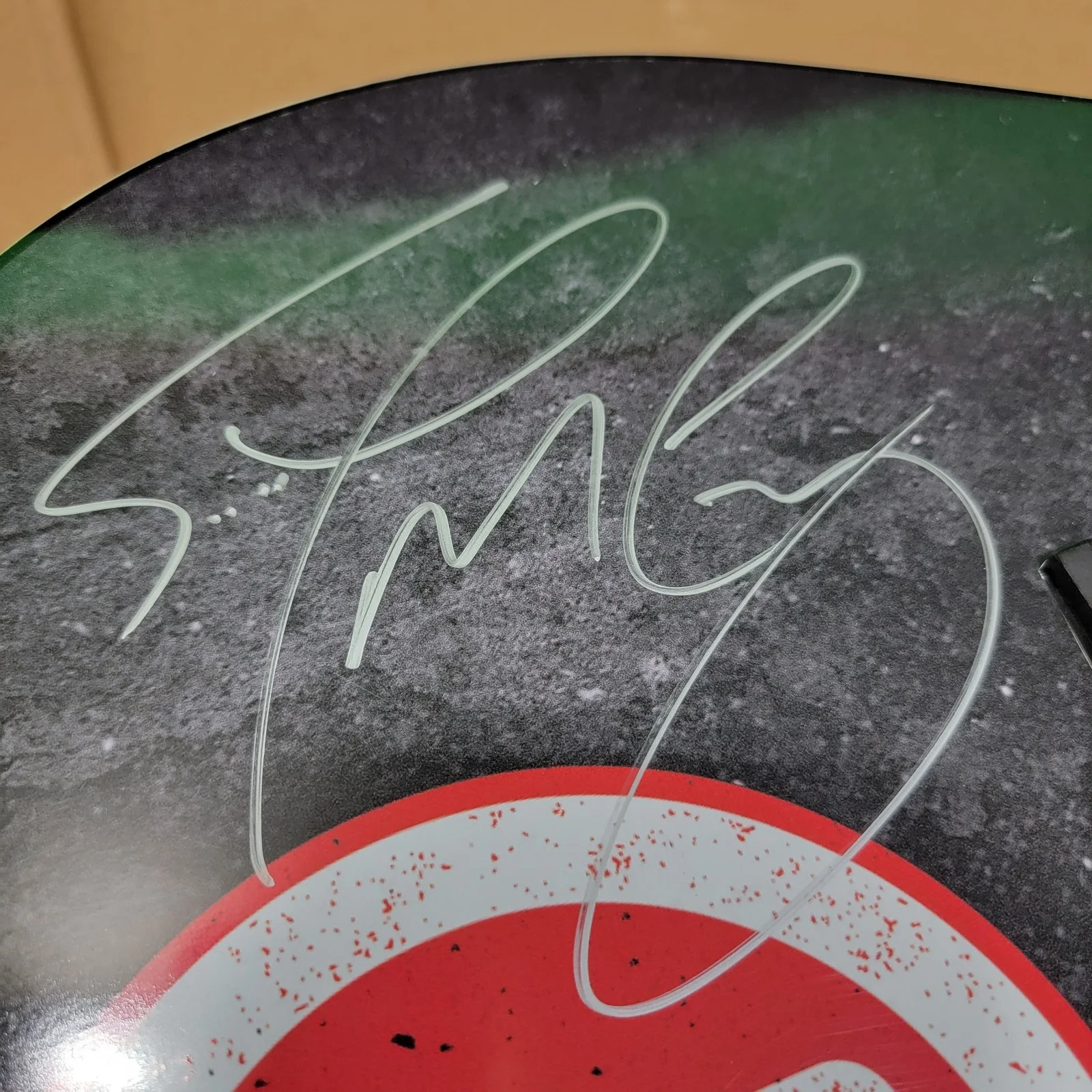 Scotty McCreery Signed Epiphone Guitar with Autographed Concert Ticket & Photo, изображение 3