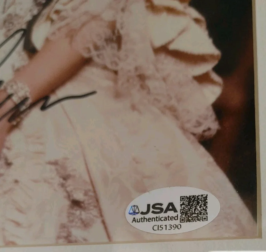 Signed Photo Of Glenn Close JSA Authenticated Autograph, image 3
