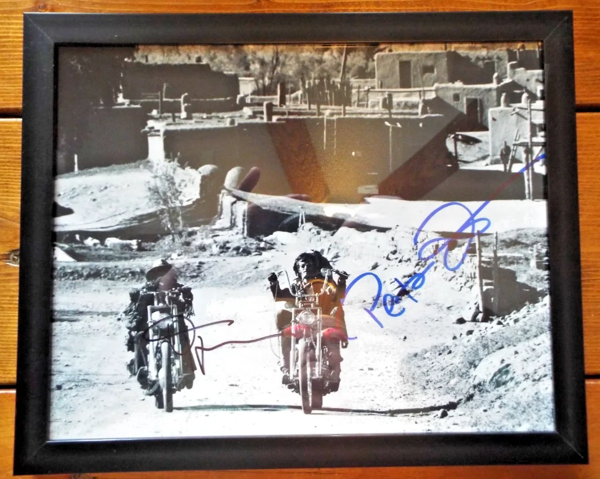 Peter Fonda & Dennis Hopper — PETER FONDA & DENNIS HOPPER SIGNED & Framed 8X10 EASY RIDER Pic !