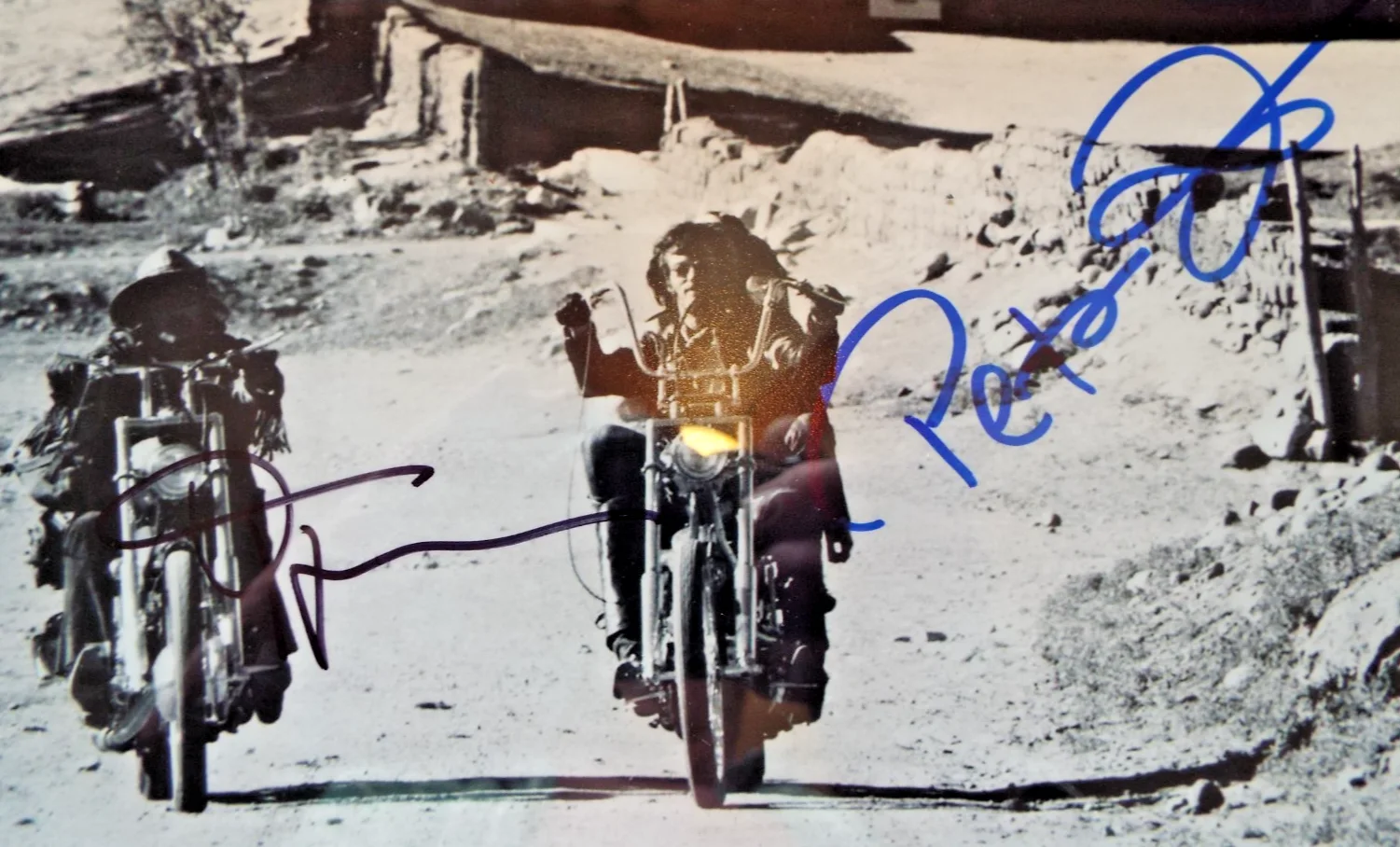 Peter Fonda, Dennis Hopper — PETER FONDA & DENNIS HOPPER SIGNED & Framed 8X10 EASY RIDER Pic !, image 2