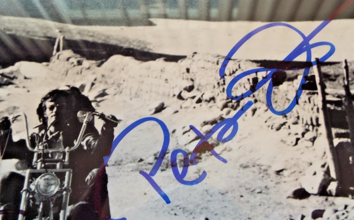 Peter Fonda, Dennis Hopper — PETER FONDA & DENNIS HOPPER SIGNED & Framed 8X10 EASY RIDER Pic !, image 3