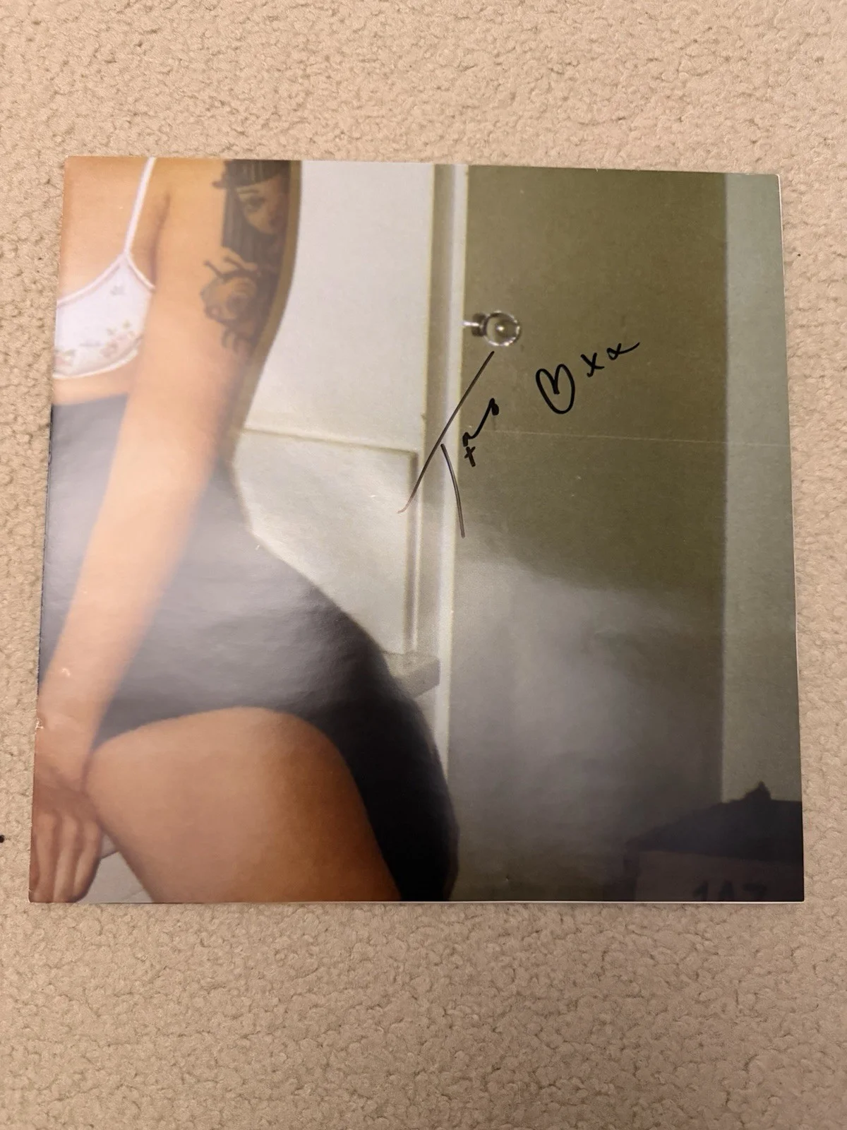 Tove Lo Hand Signed AUTOGRAPHED Sunshine Kitty Poster No Vinyl Or CD, изображение 2