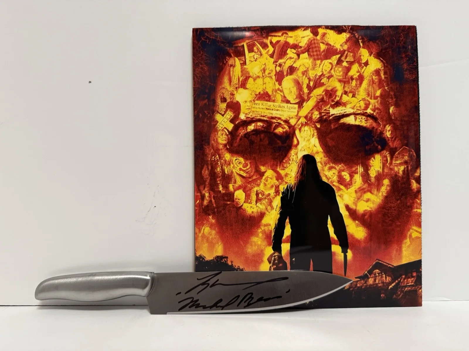 Tyler Mane — Tyler Mane signed “Halloween” replica knife. Pristine Auction COA
