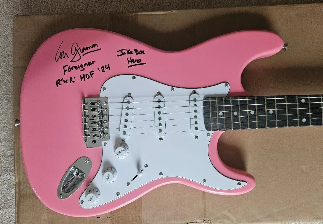 Lou Gramm — LOU GRAMM SIGNED GUITAR RARE FOREIGNER AUTO JSA COA CD62519, image 2