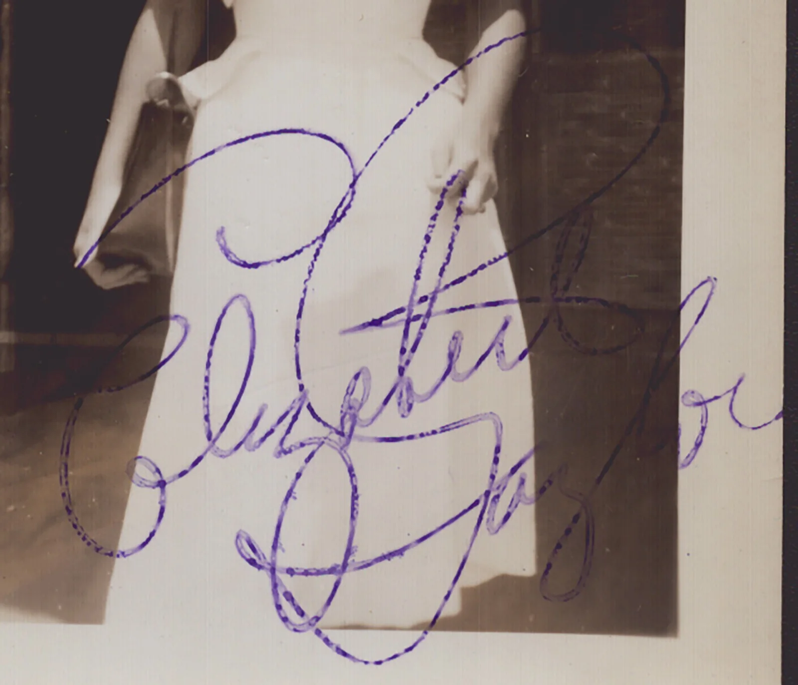 Elizabeth Taylor — ELIZABETH "LIZ" TAYLOR - AUTOGRAPHED SIGNED PHOTOGRAPH, image 2