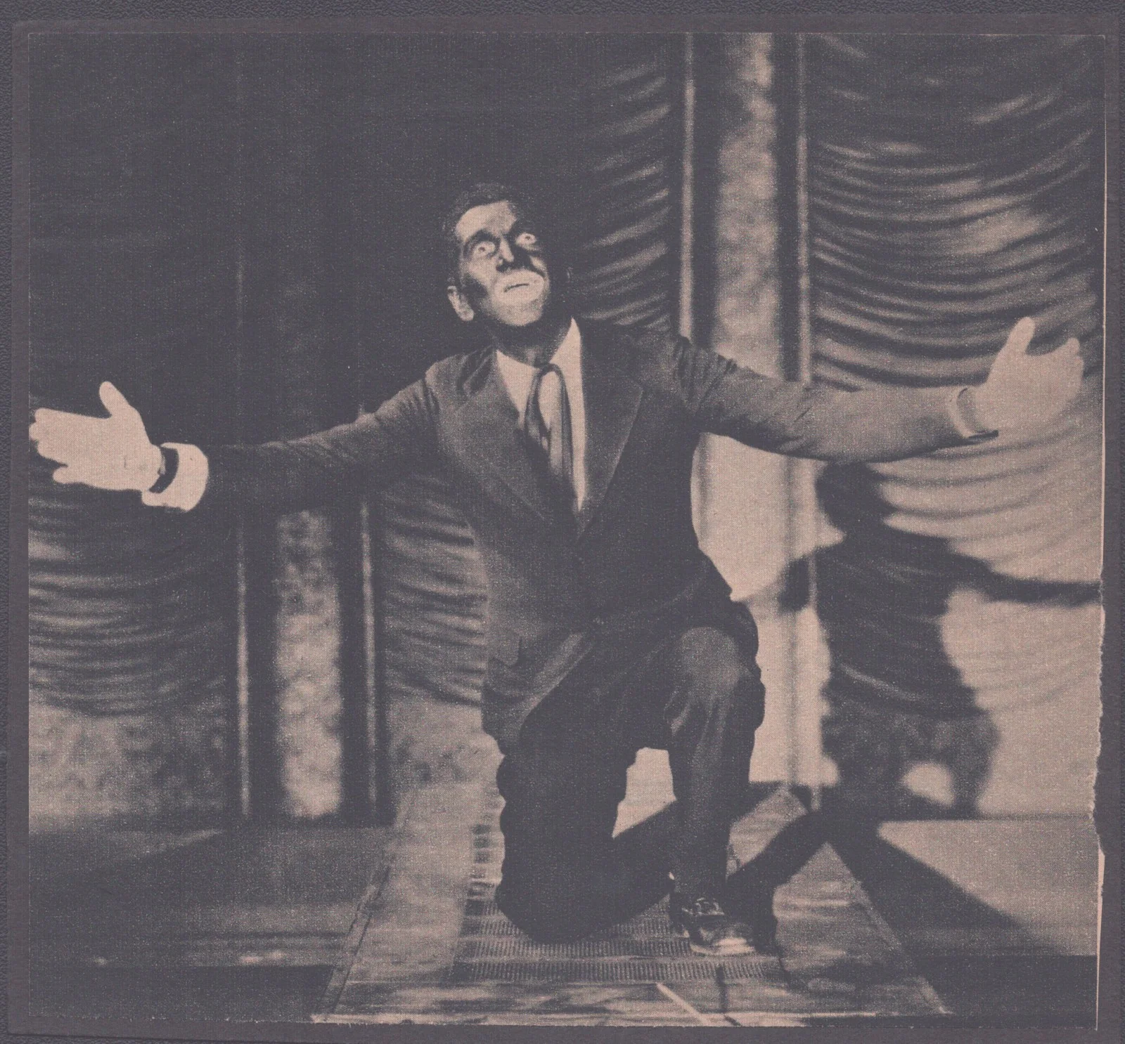 Al Jolson — AL JOLSON - AUTOGRAPHED SIGNED PHOTOGRAPH, image 3